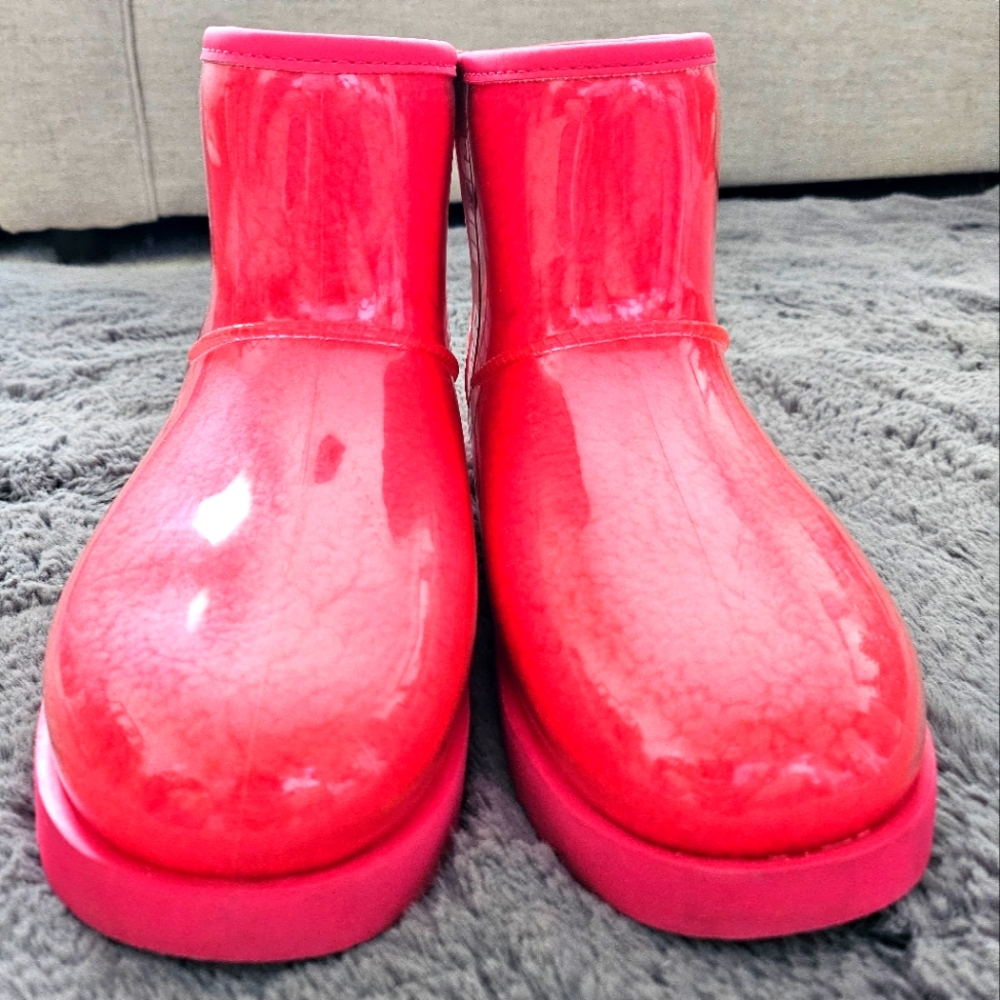 Ugg Classic Mini Boots - Picture 2 of 8